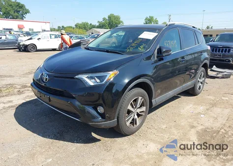 2016 Toyota Rav4 Xle z USA, uszkodzony, nr VIN 2T3WFREV2GW247317